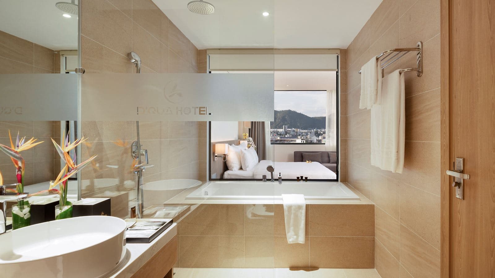 rooms-deluxe-city-view