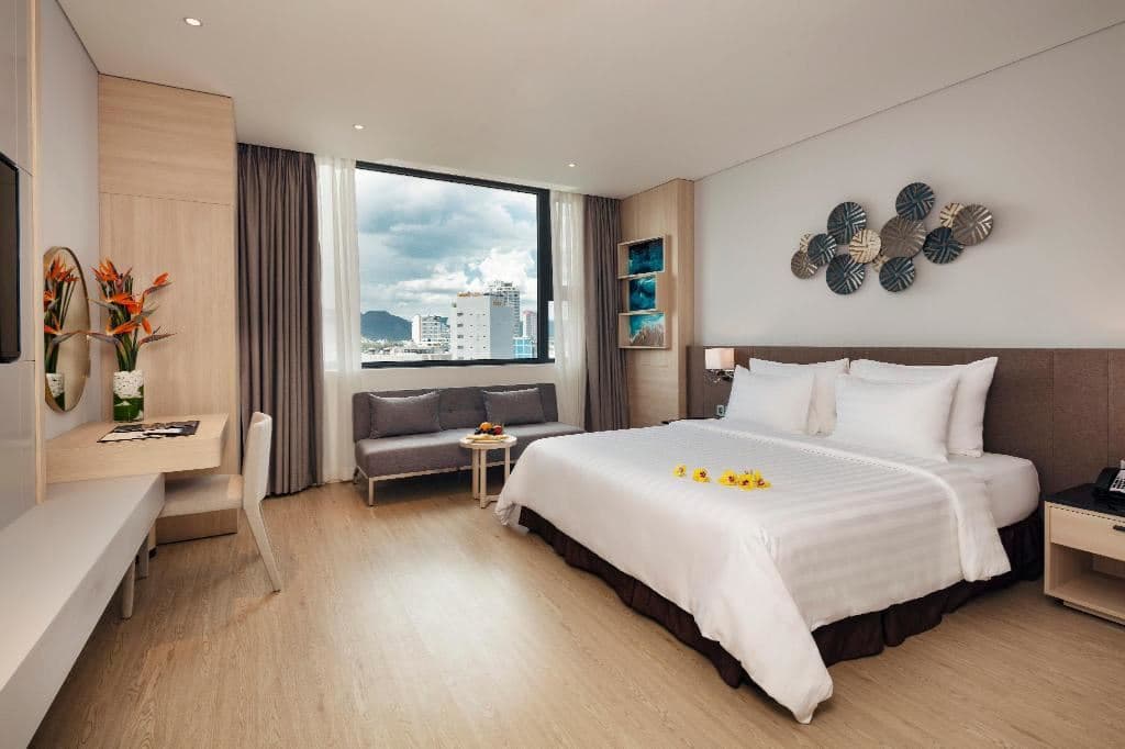 rooms-two-bedrooms-premium-family-with-balcony