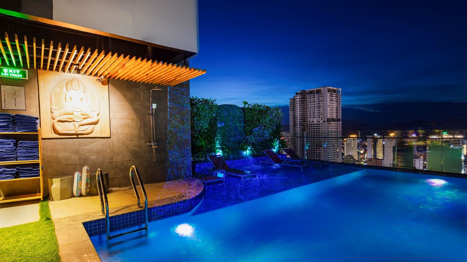 pools-outdoor-pool