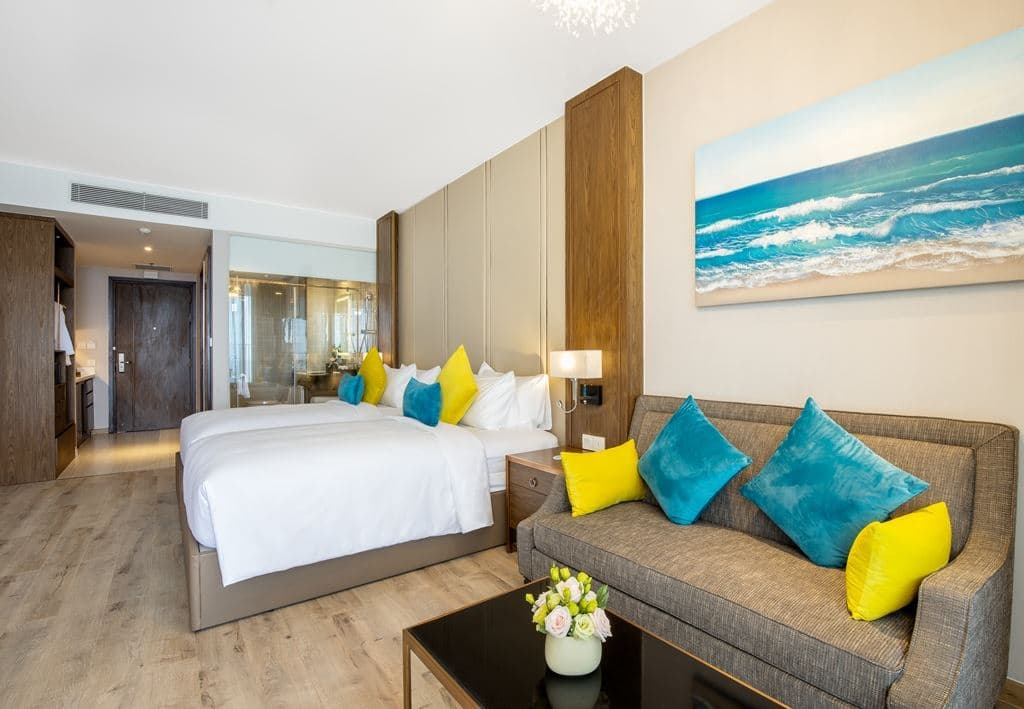 rooms-deluxe-ocean-view-with-balcony