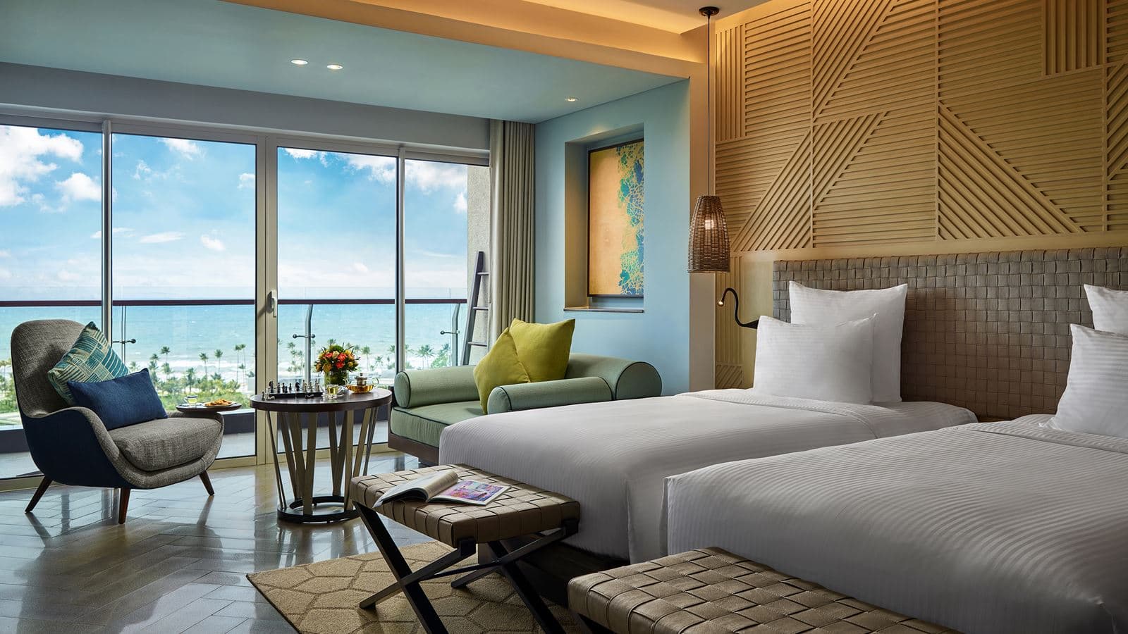 rooms-deluxe-ocean-balcony