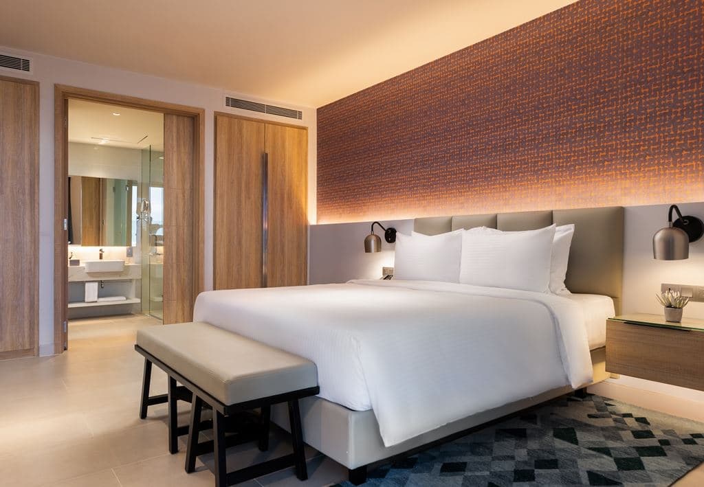 rooms-3bedroom-suite-pavilion-private-pool-beach-front
