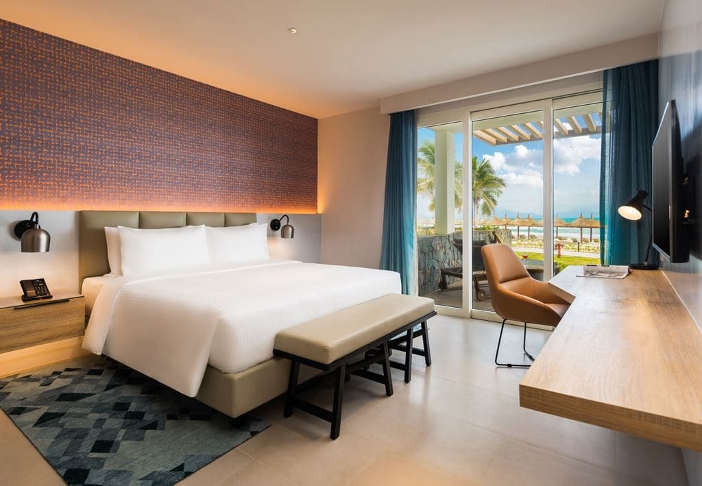 rooms-3bedroom-suite-pavilion-private-pool-beach-front