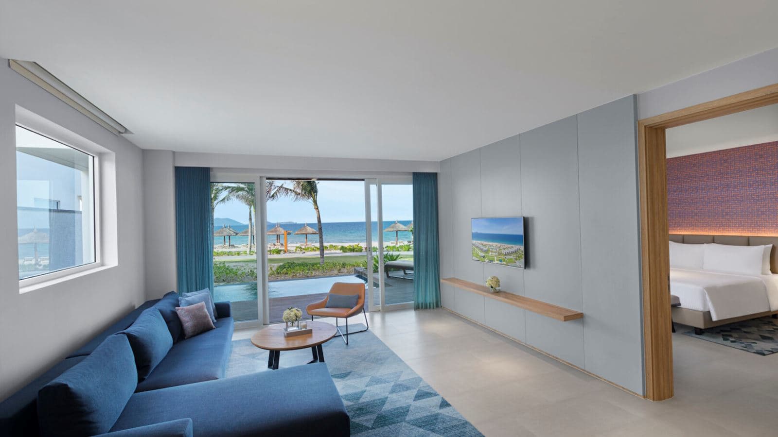 rooms-1bedroom-suite-pavilion-private-pool-beach-front