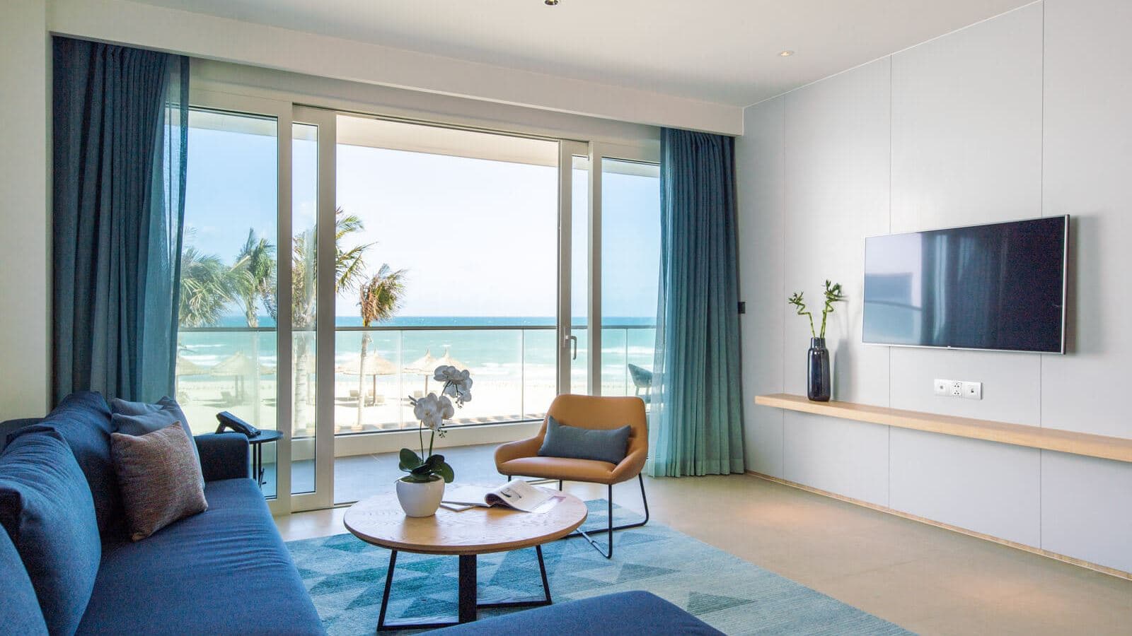 rooms-2bedroom-suite-pavilion-with-terrace-beach-front