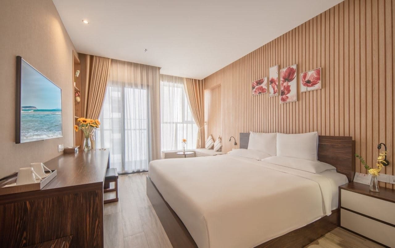 rooms-senior-with-balcony