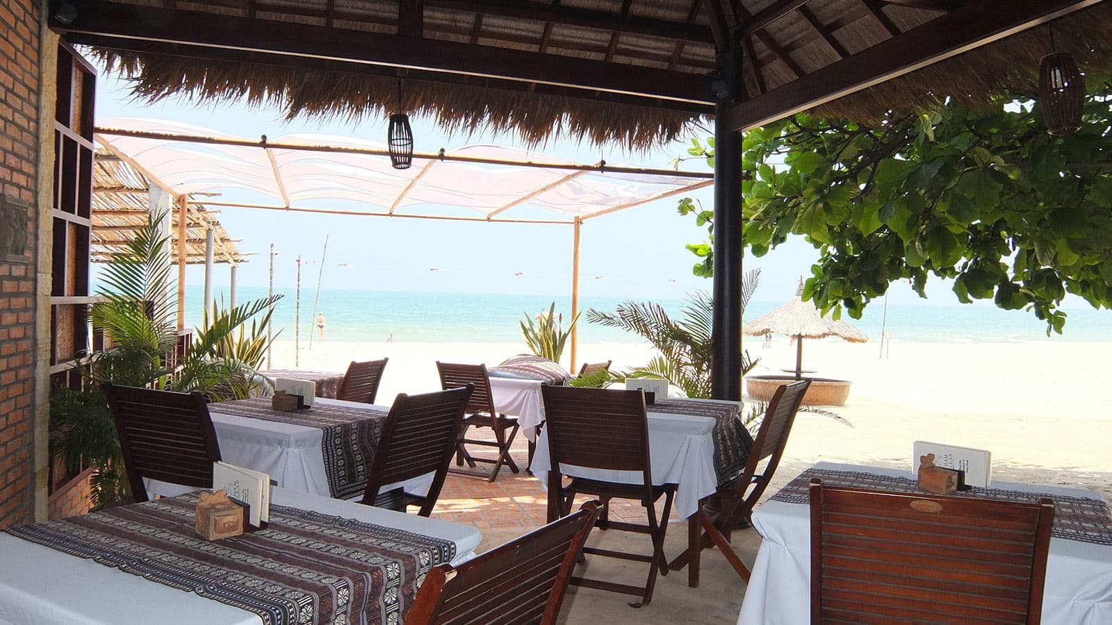 bars-the-beach-bar