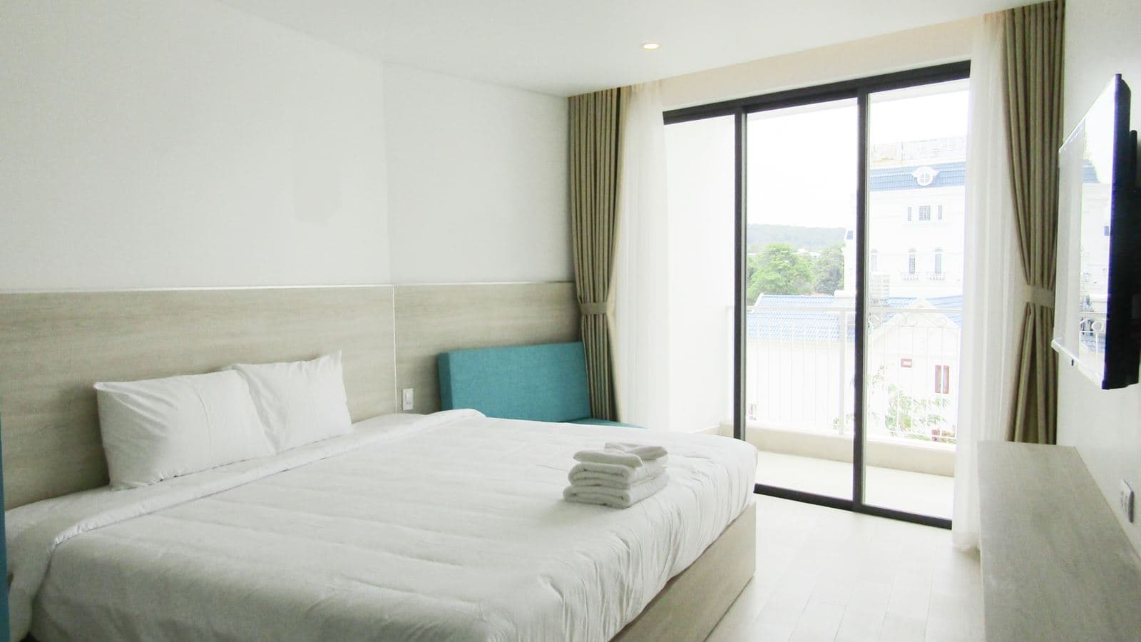 rooms-superior-with-balcony-child-without-extra-bed