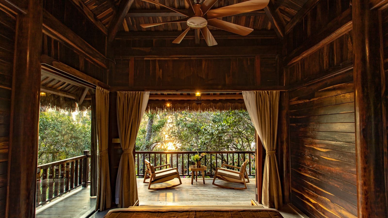 rooms-ocean-breeze-bungalow