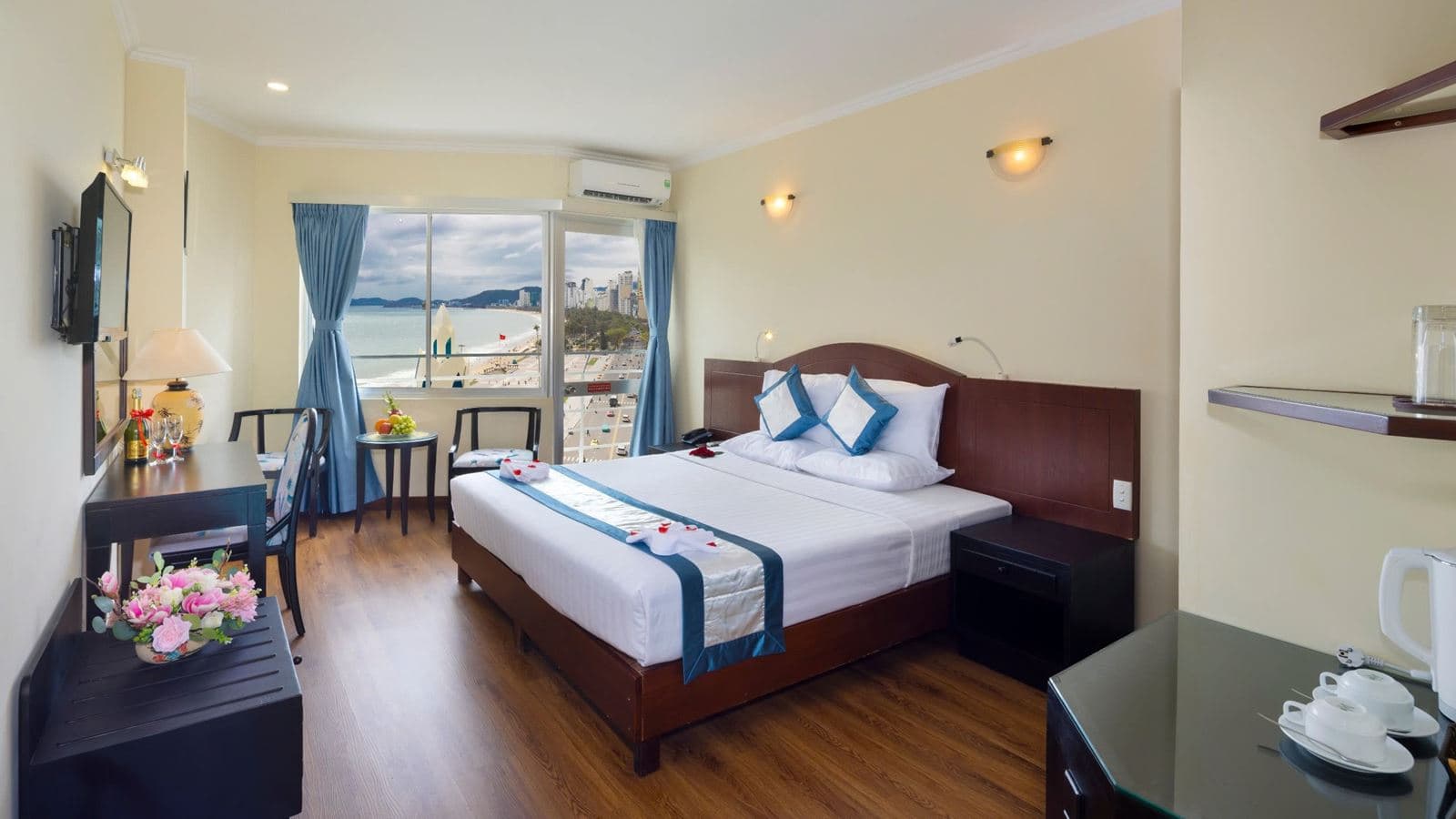 rooms-superior-room-with-balcony
