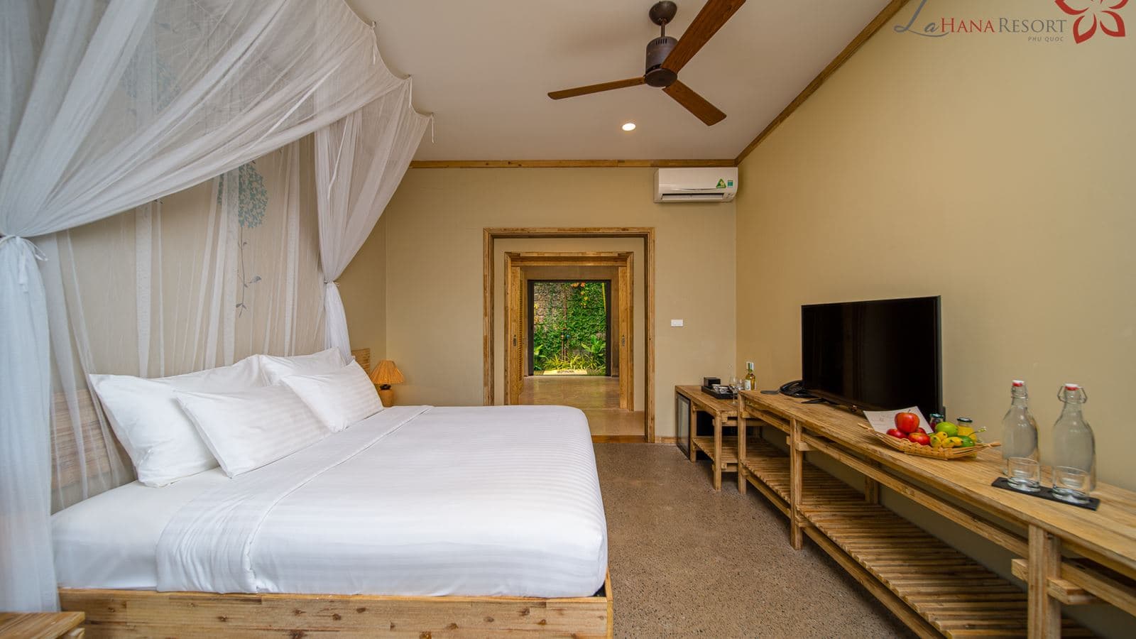 rooms-deluxe-bungalow-with-gardenview