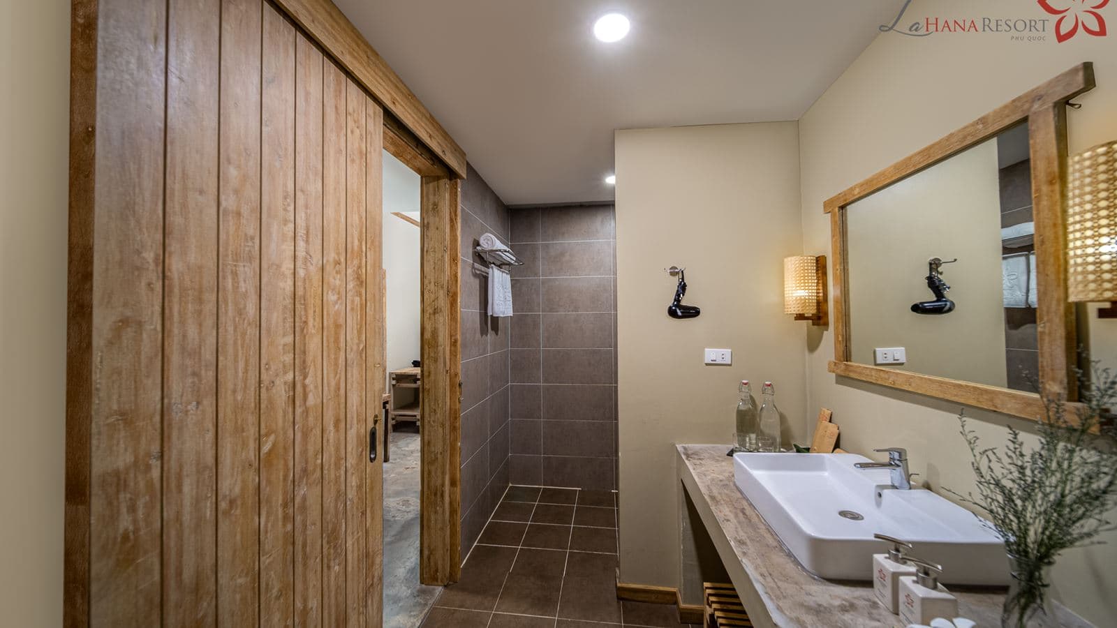 rooms-deluxe-family-with-gardenview