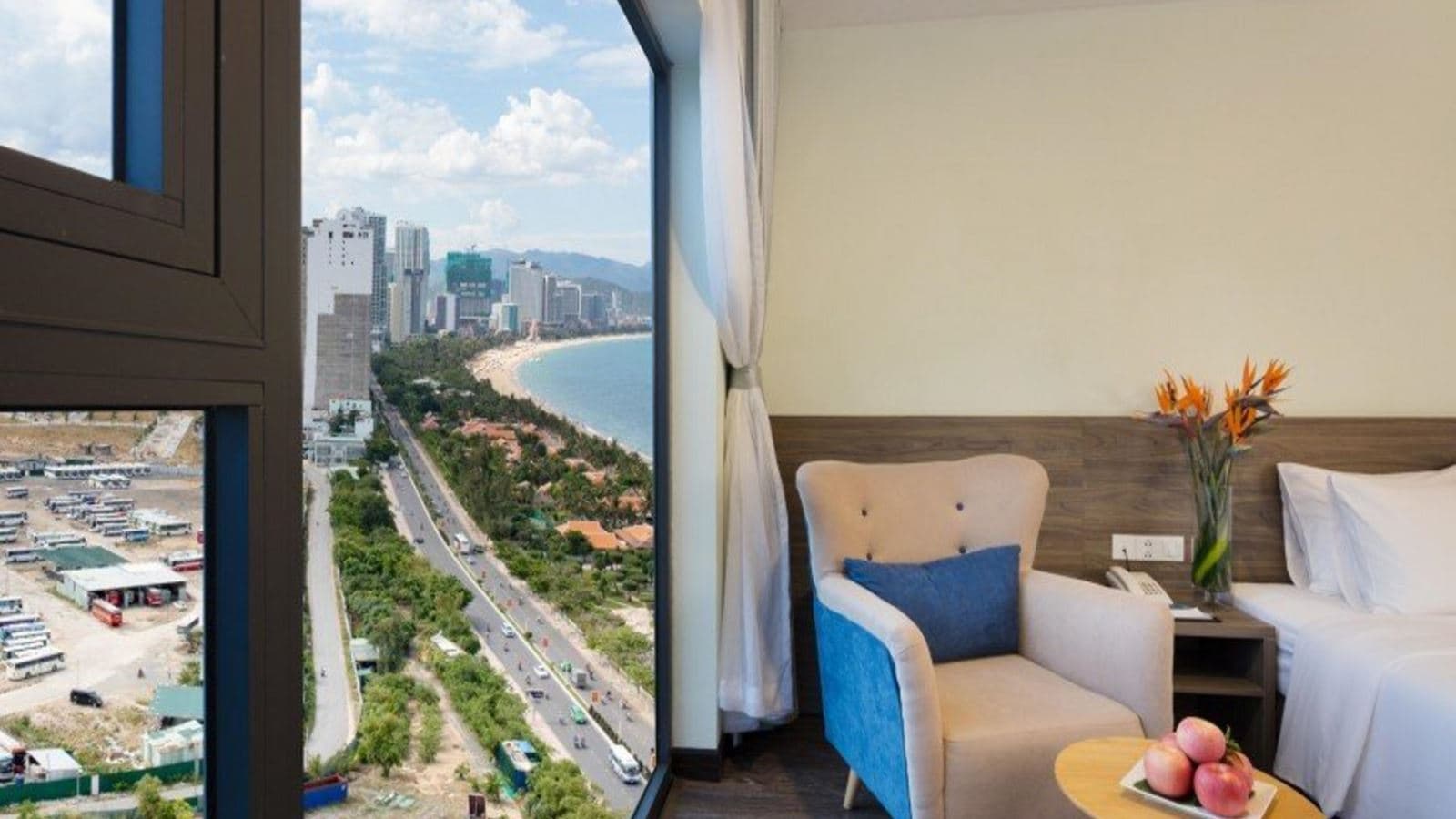 rooms-superior-partial-seaview-with-window