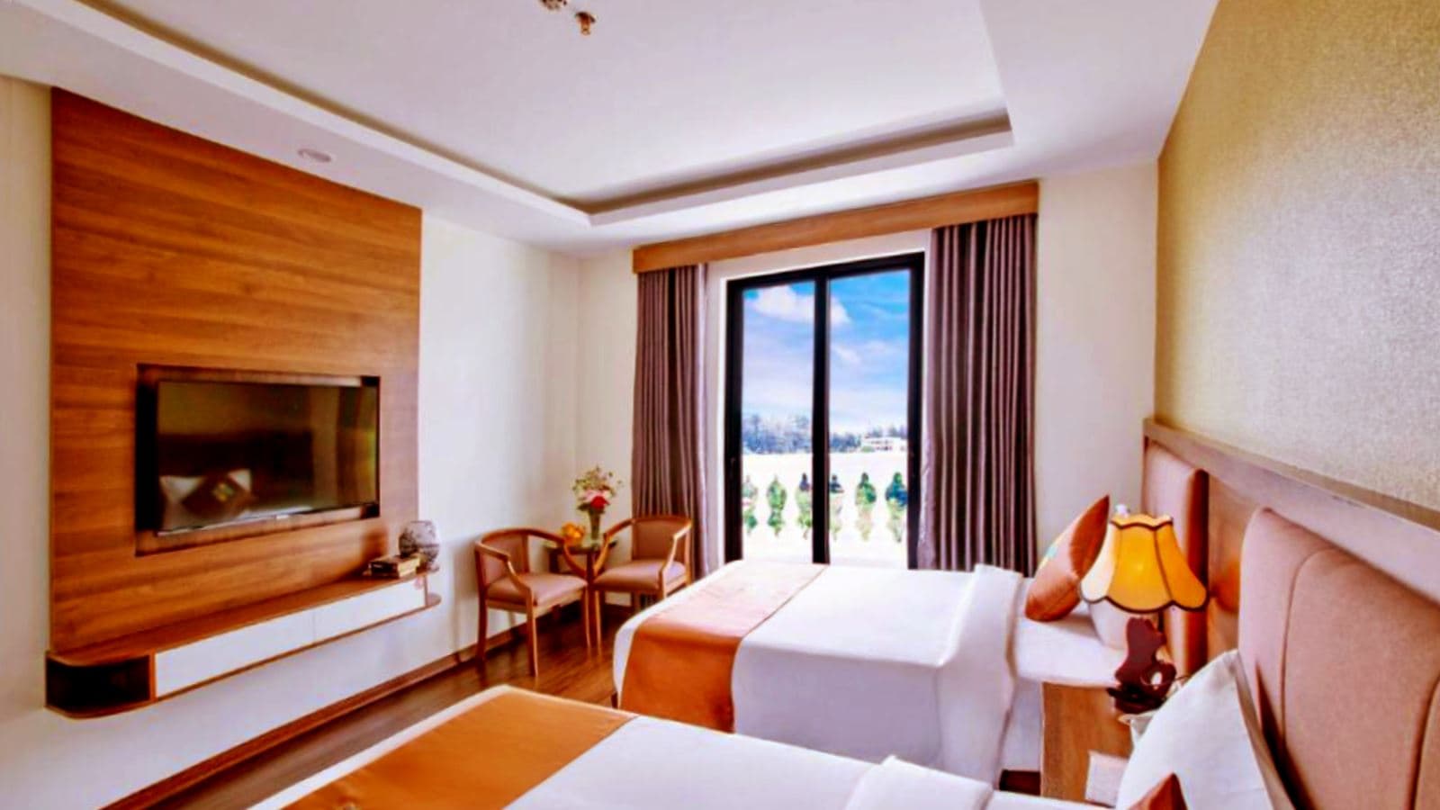 rooms-deluxe-ocean-view-with-balcony