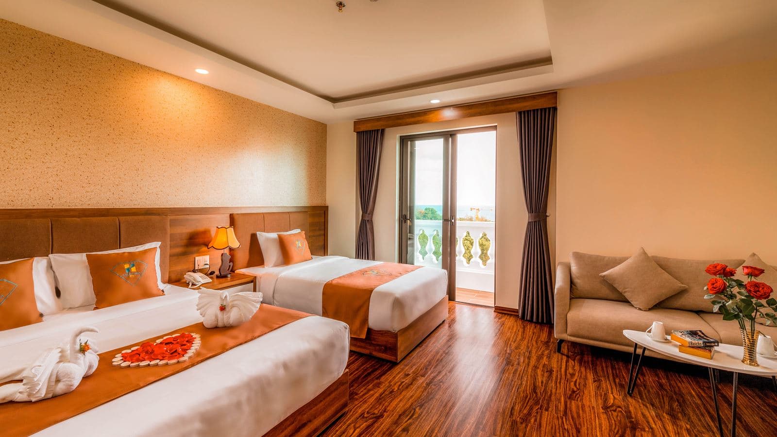 rooms-suite-garden-view-with-window
