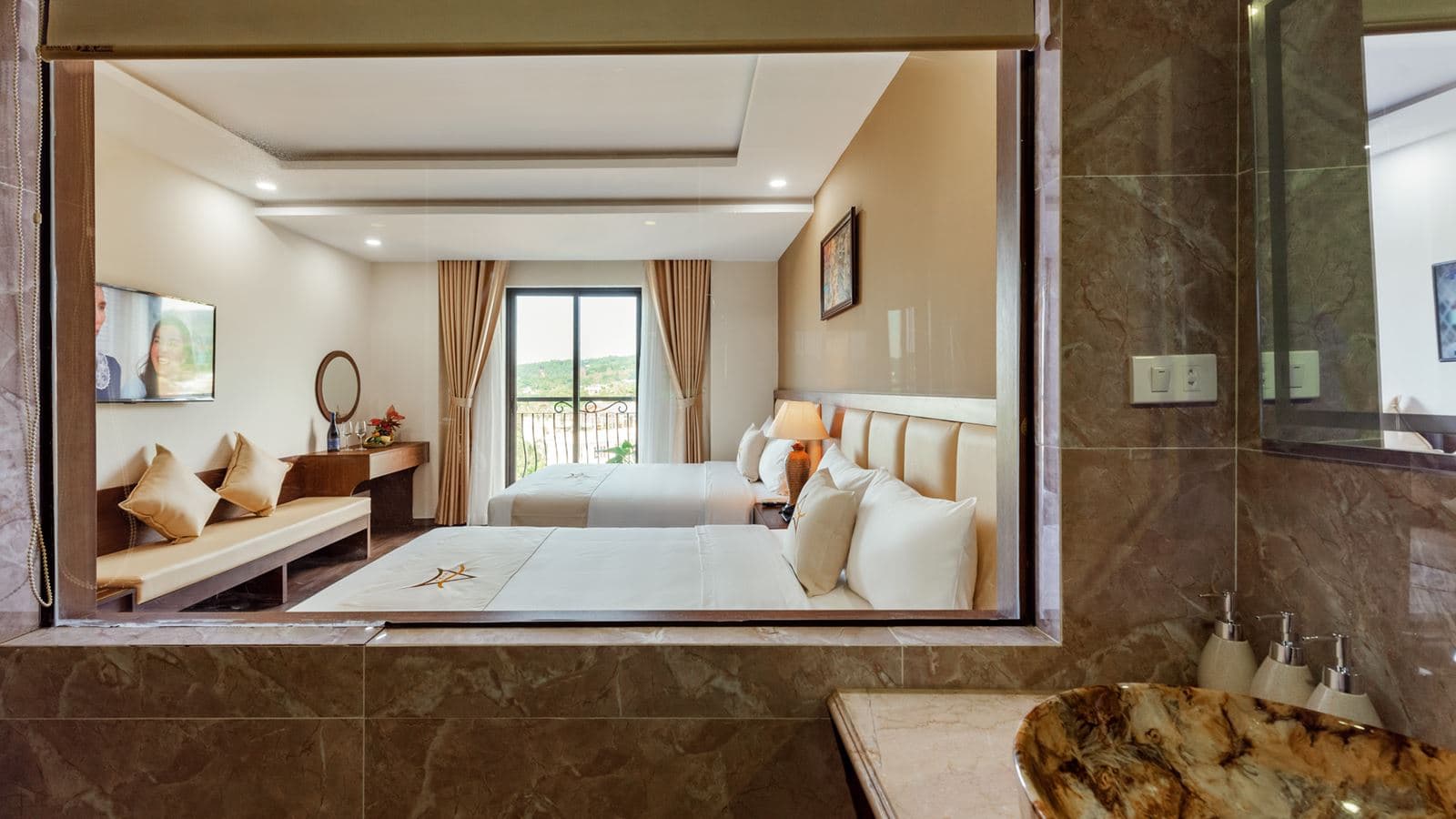 rooms-hera-family
