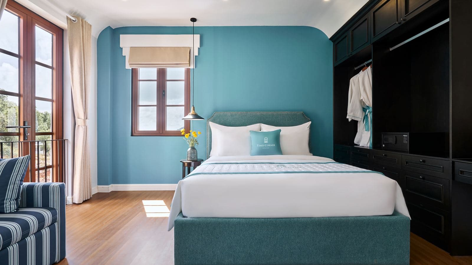 rooms-deluxe-room-sea-view
