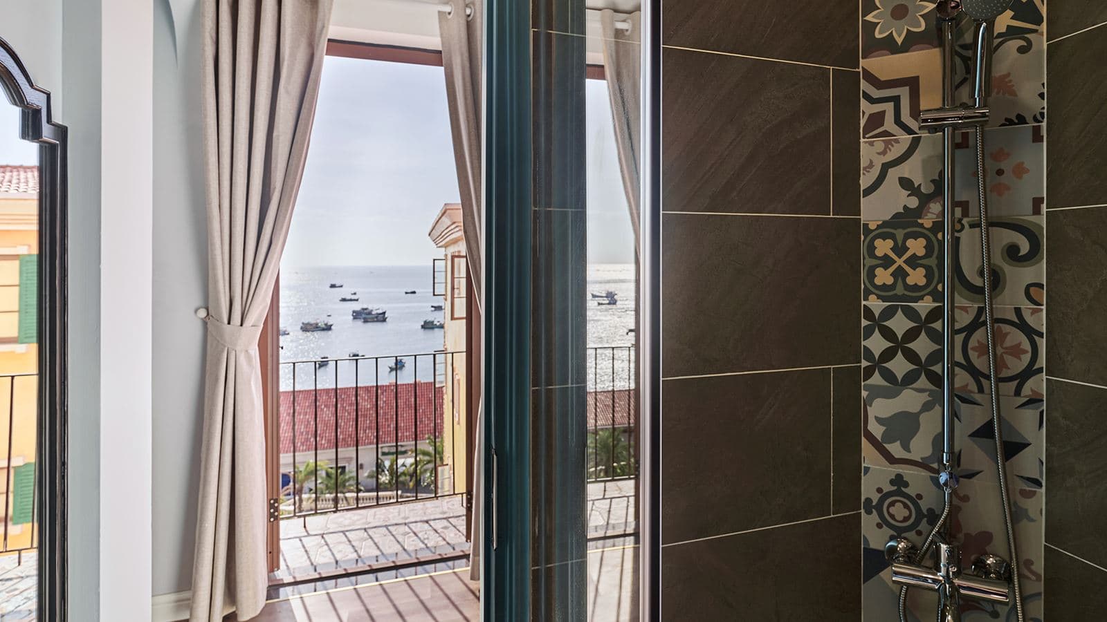 rooms-superior-room-sea-view