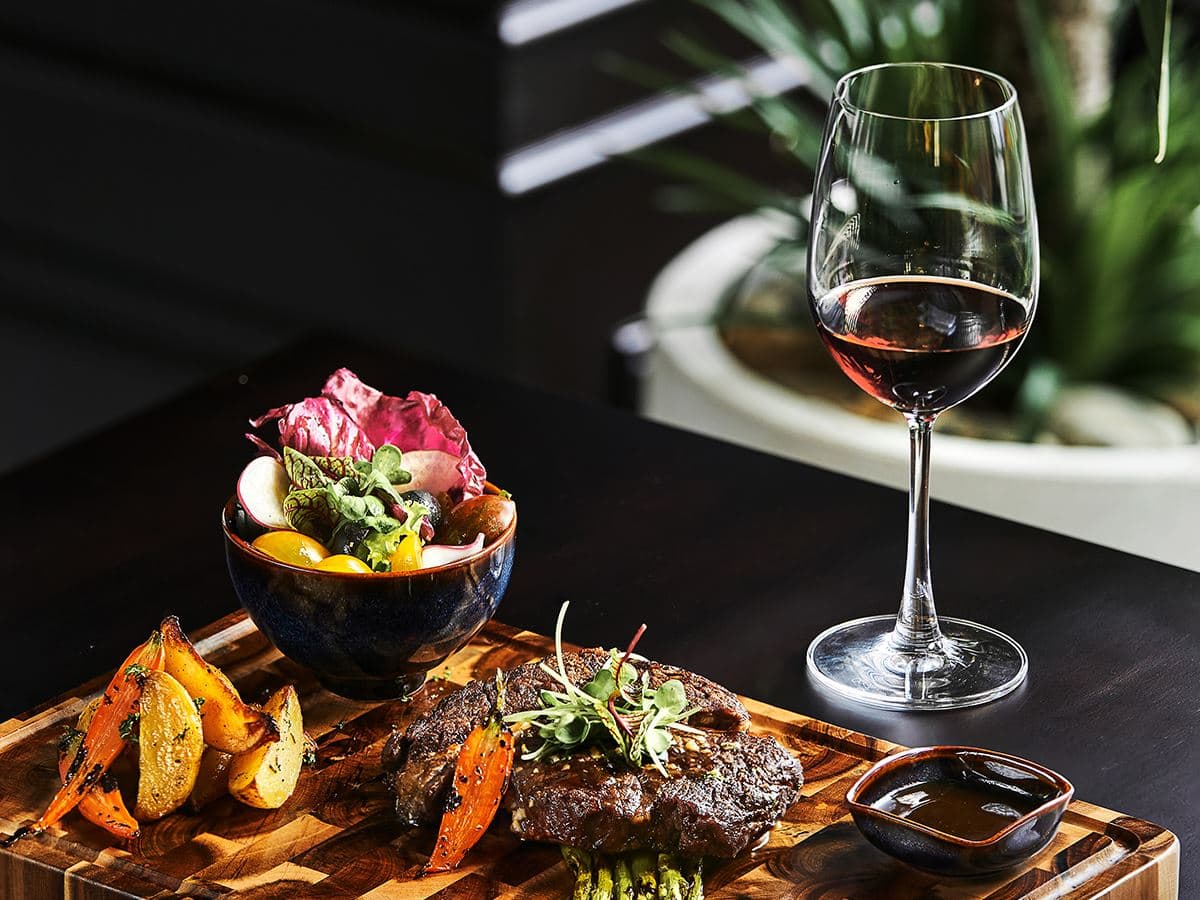 restaurants-times-corner-restaurant--bar