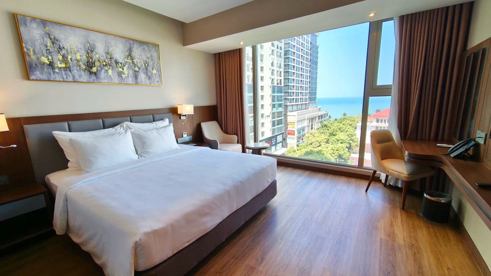 rooms-premier-deluxe-seaview