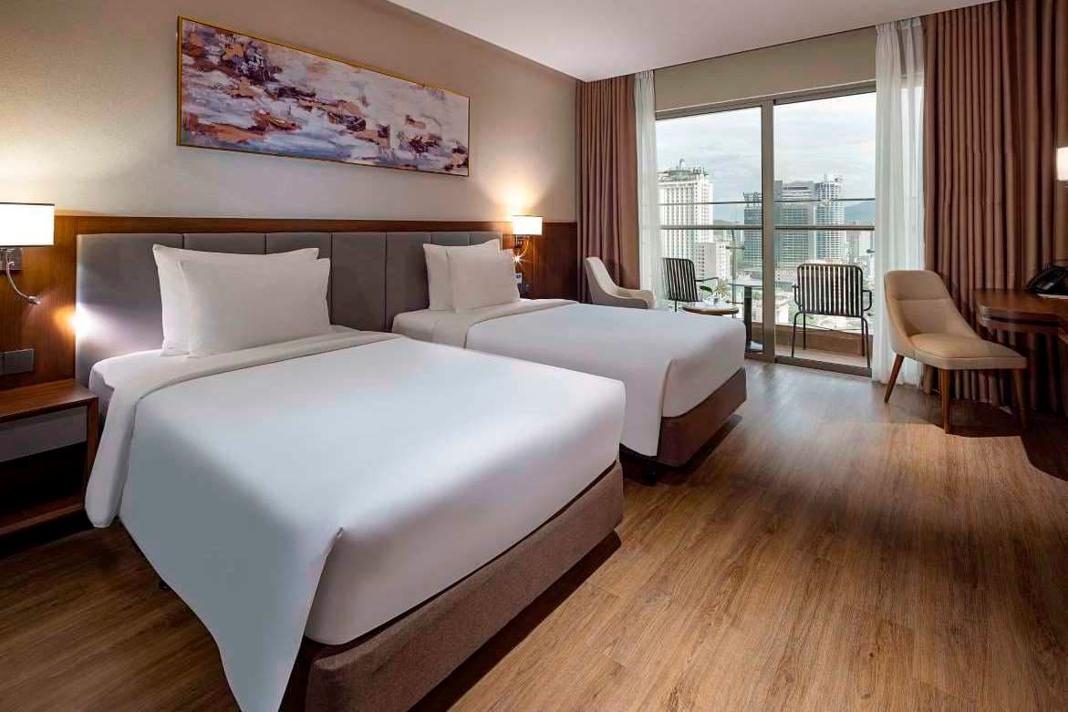rooms-superior-cityview-with-balcony-child-without-extra-bed