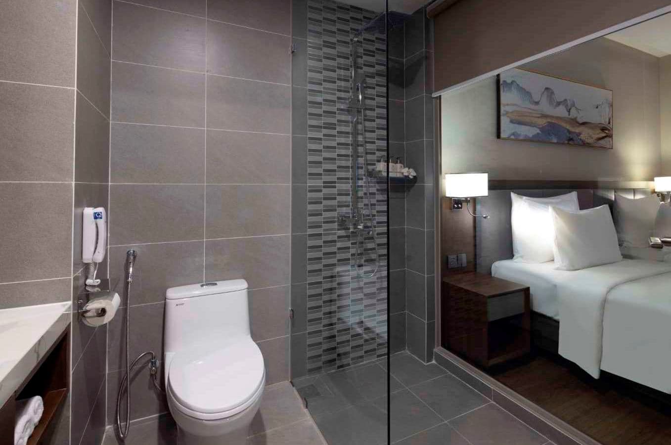 rooms-deluxe-partial-seaview-with-balcony-child-without-extra-bed