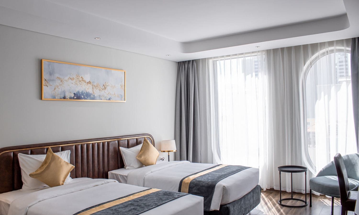 rooms-deluxe-twin-city-view