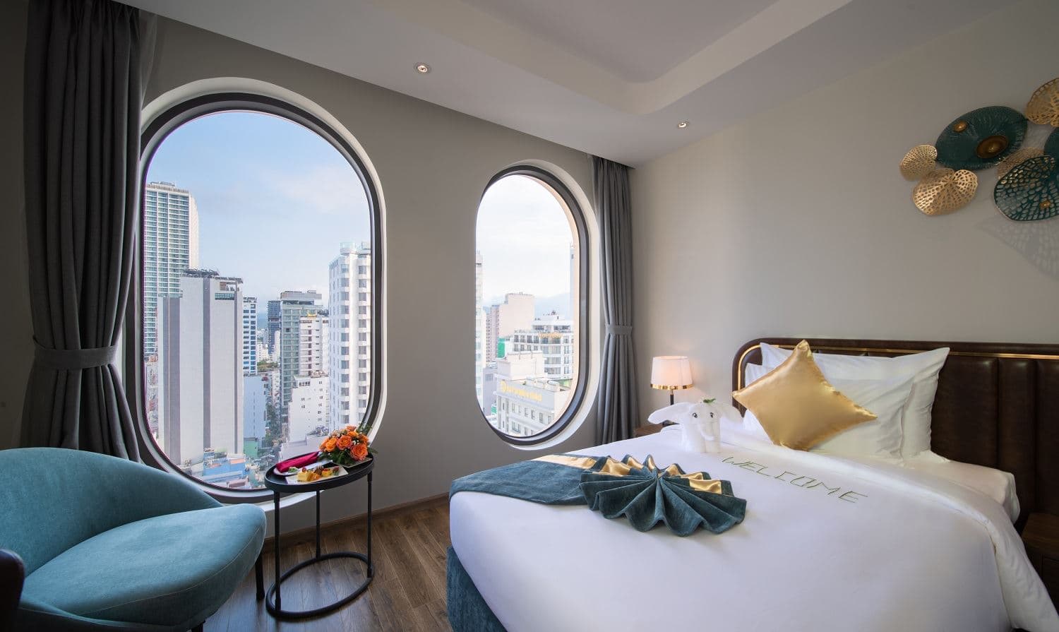 rooms-senior-deluxe-double-city-view-child-without-extra-bed