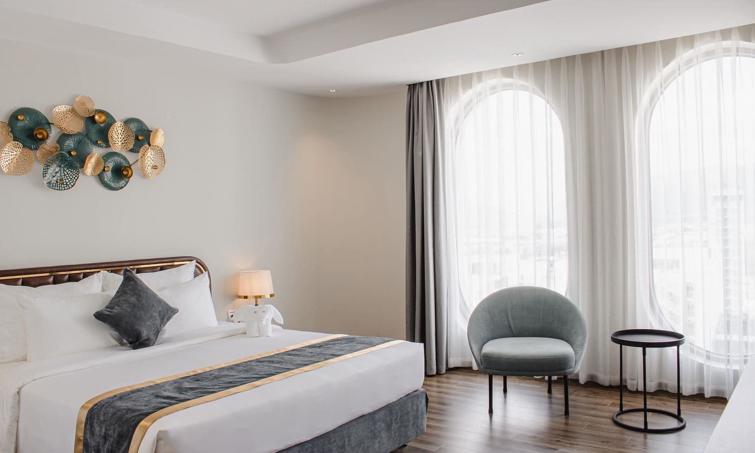 rooms-signature-city-view