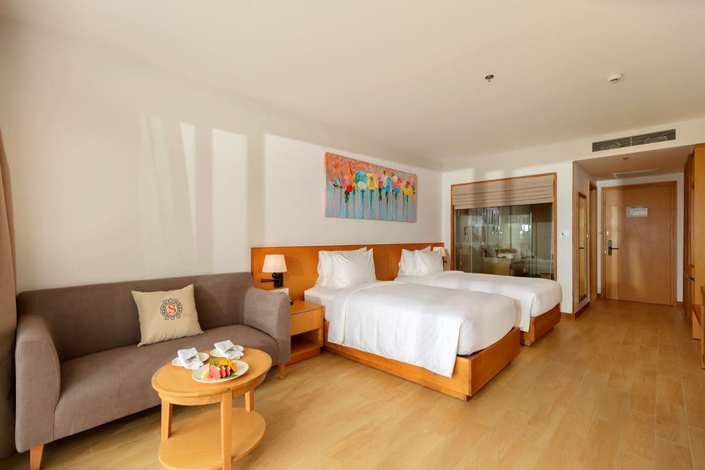 rooms-premier-deluxe-with-balcony