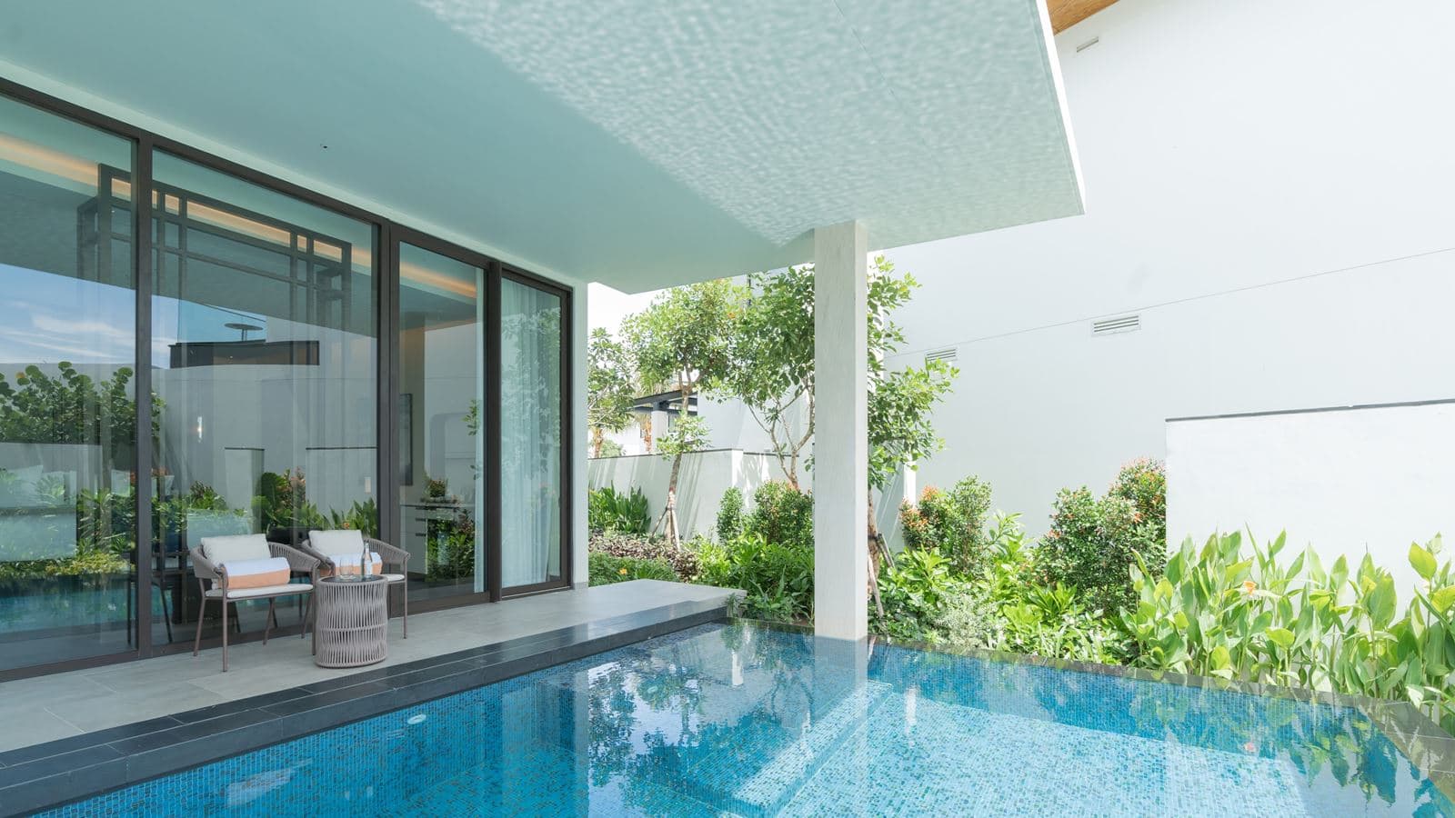 rooms-lagoon-villa-four-bedroom-with-pool