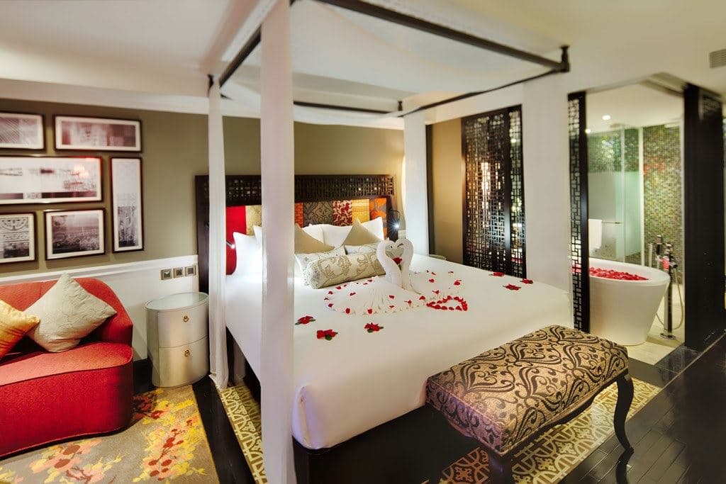 rooms-deluxe-room