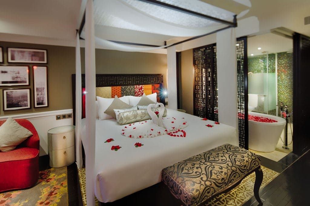 rooms-deluxe-room