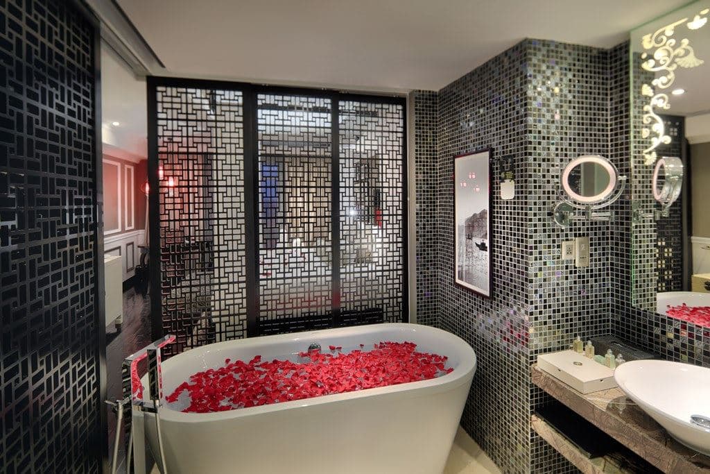 rooms-deluxe-room