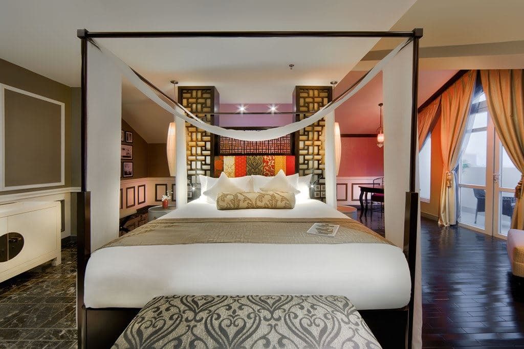 rooms-deluxe-suite