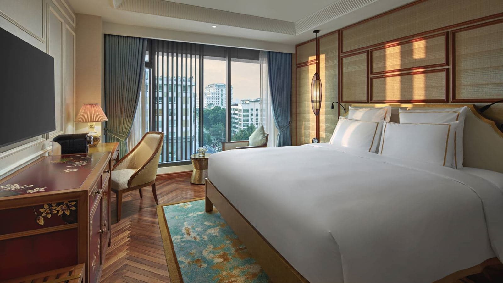 rooms-deluxe-room