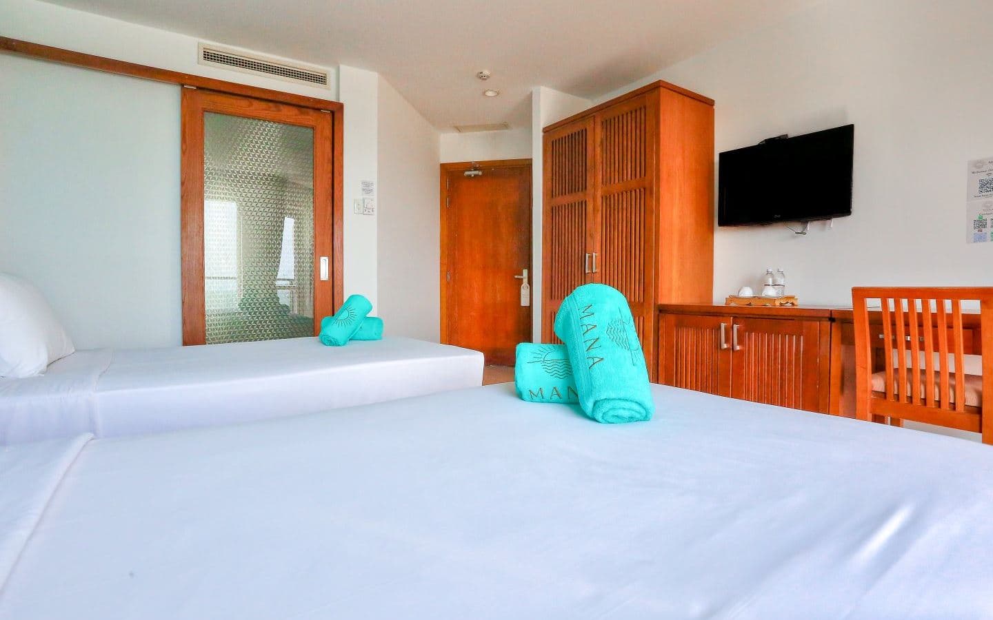 rooms-studio-penthouse-balcony-ocean-view