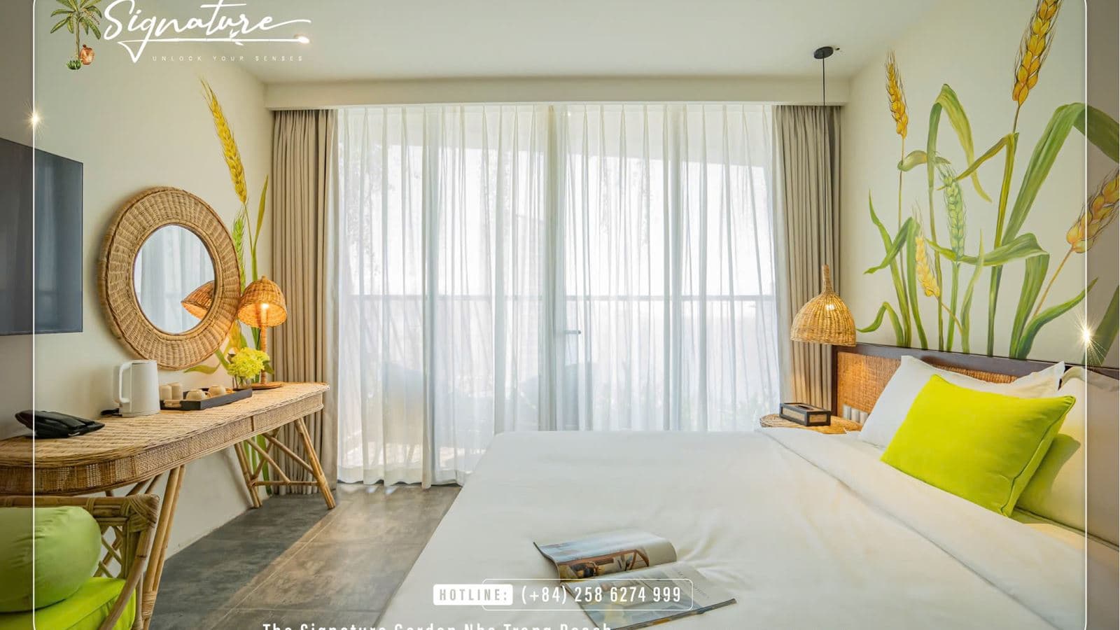 rooms-signature-essential-partial-sea-view-with-balcony