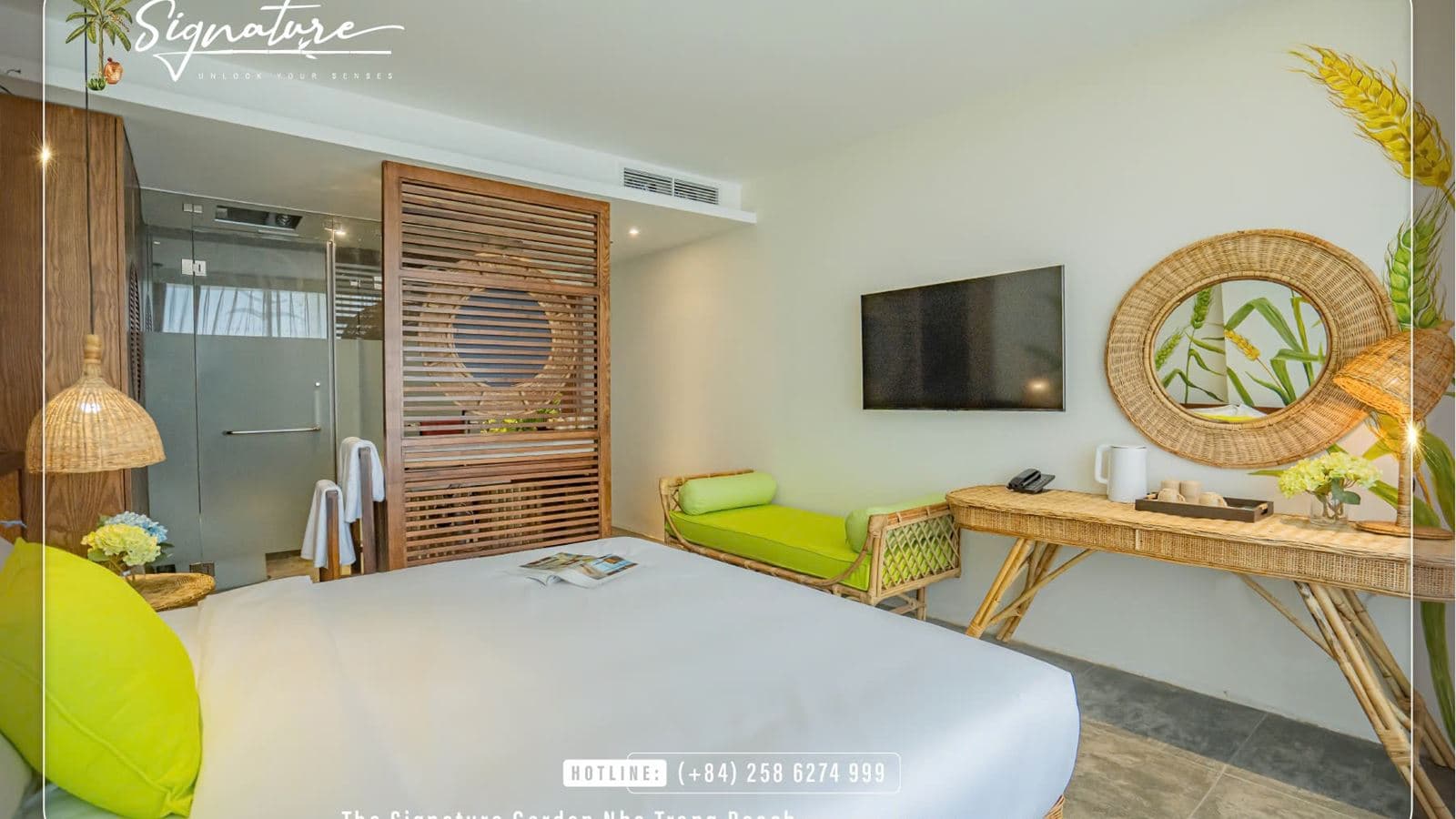 rooms-signature-essential-partial-sea-view-with-balcony