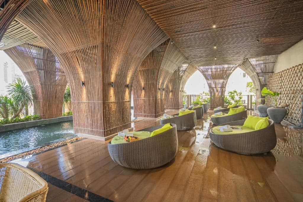 pools-indoor-pool