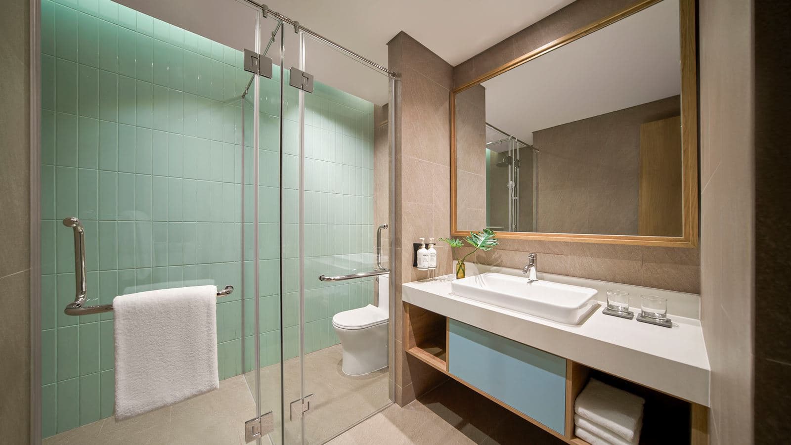 rooms-1bedroom-balcony-residences-garden-pool
