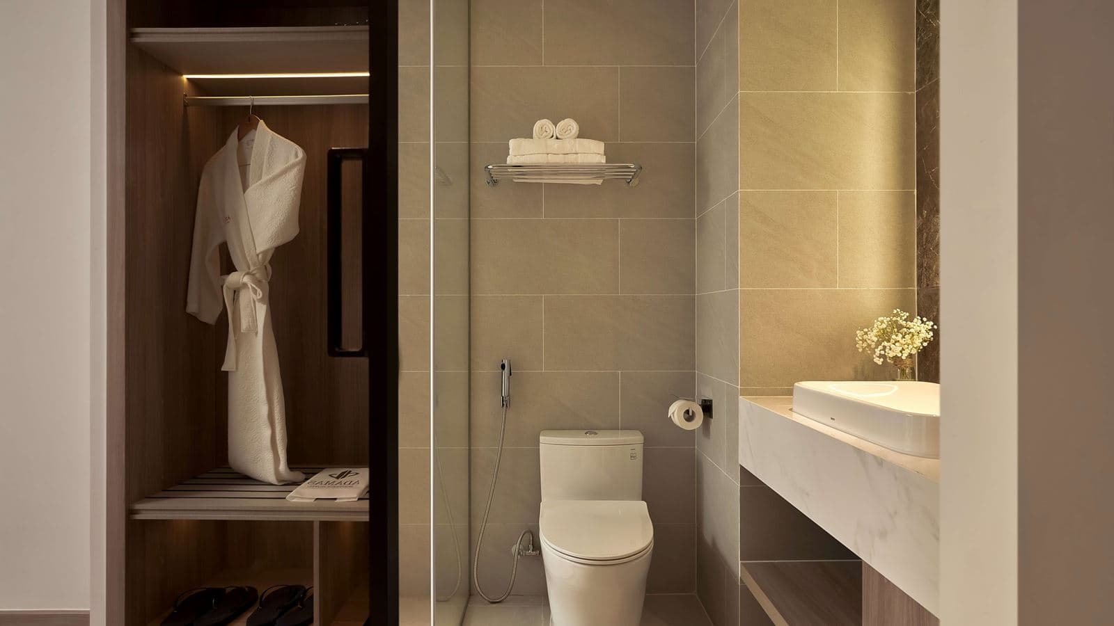 rooms-premier-sea-view-with-balcony-no-extra-bed