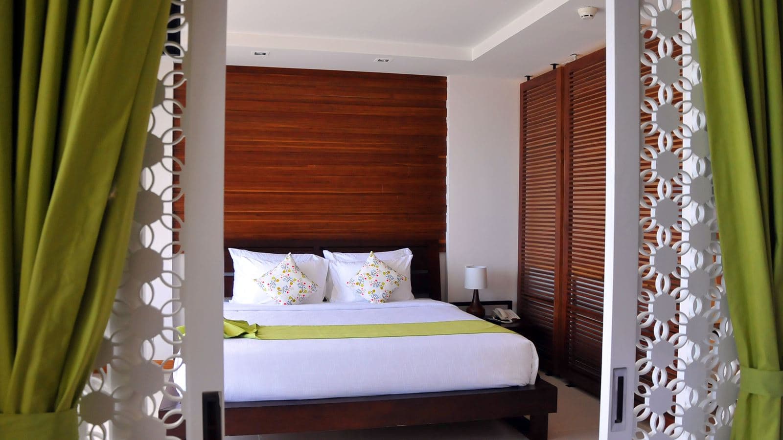 rooms-verde-condo-lounge-without-view-child-without-extra-bed