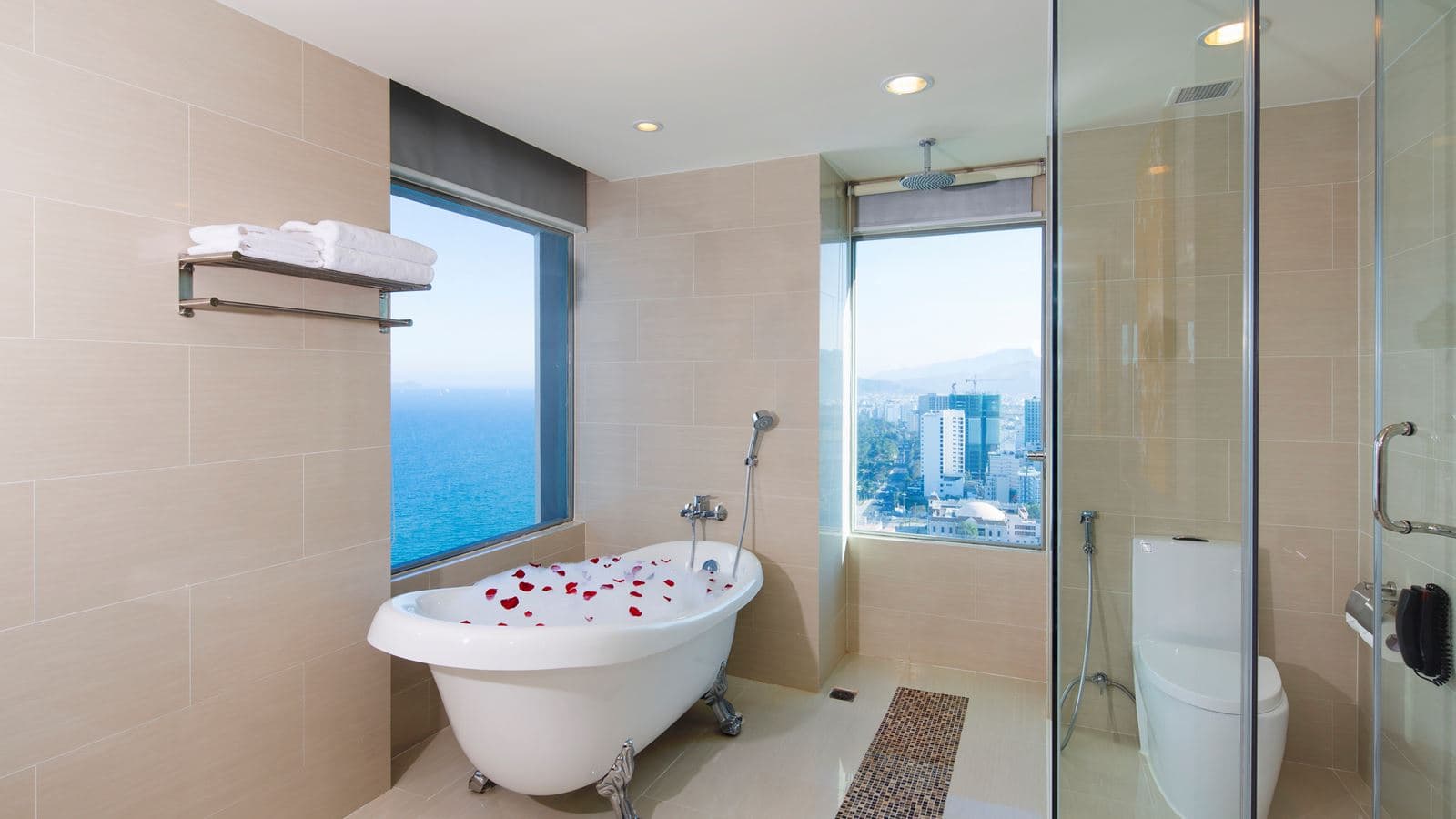 rooms-club-suite