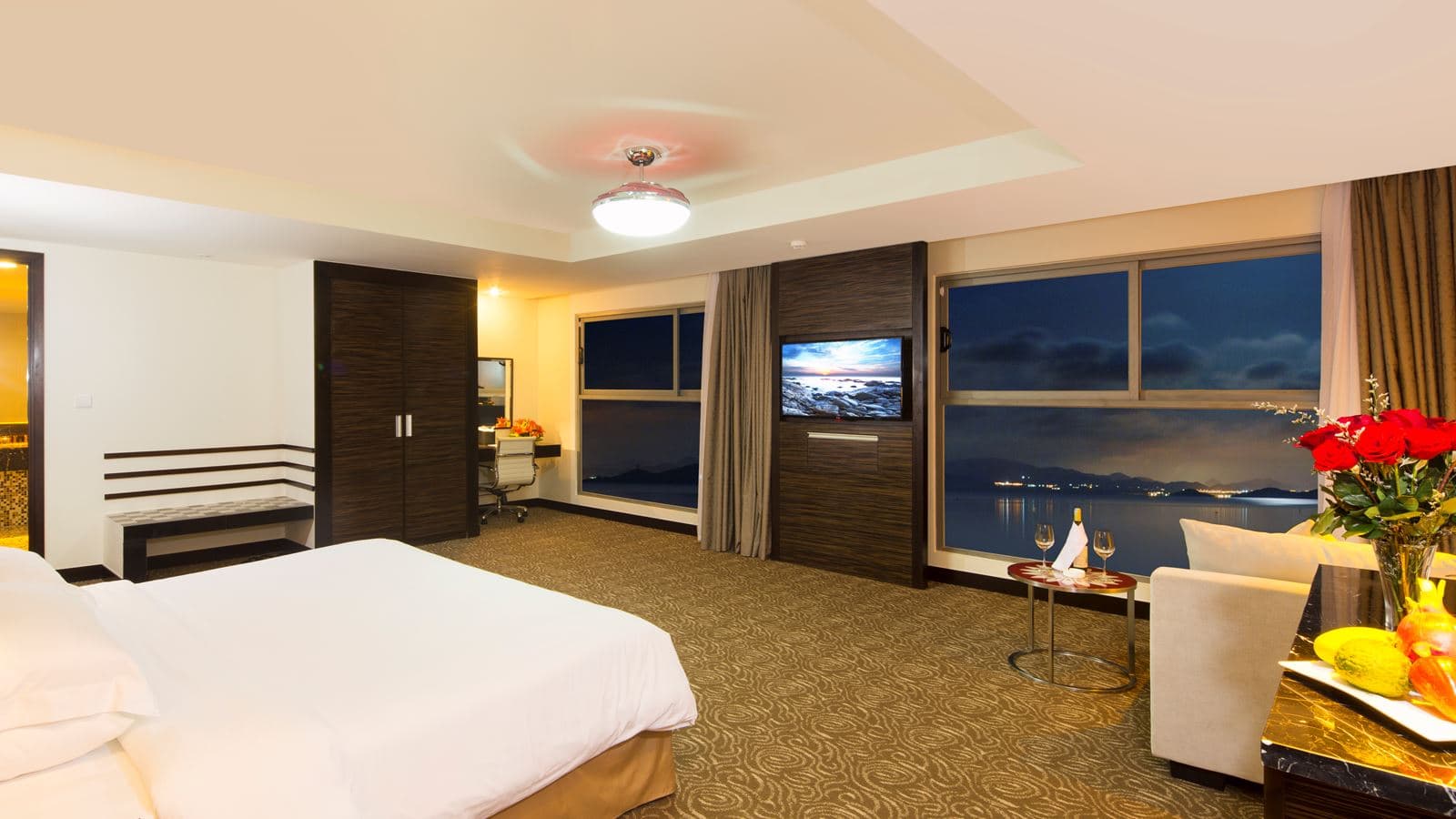 rooms-junior-suite-king