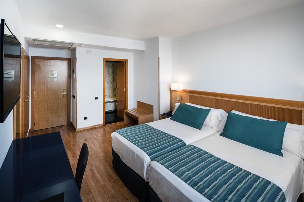 rooms-double-room-with-balcony