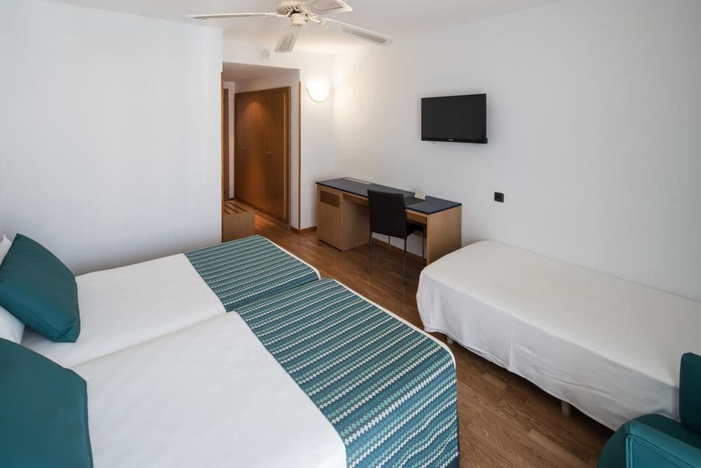 rooms-triple-room