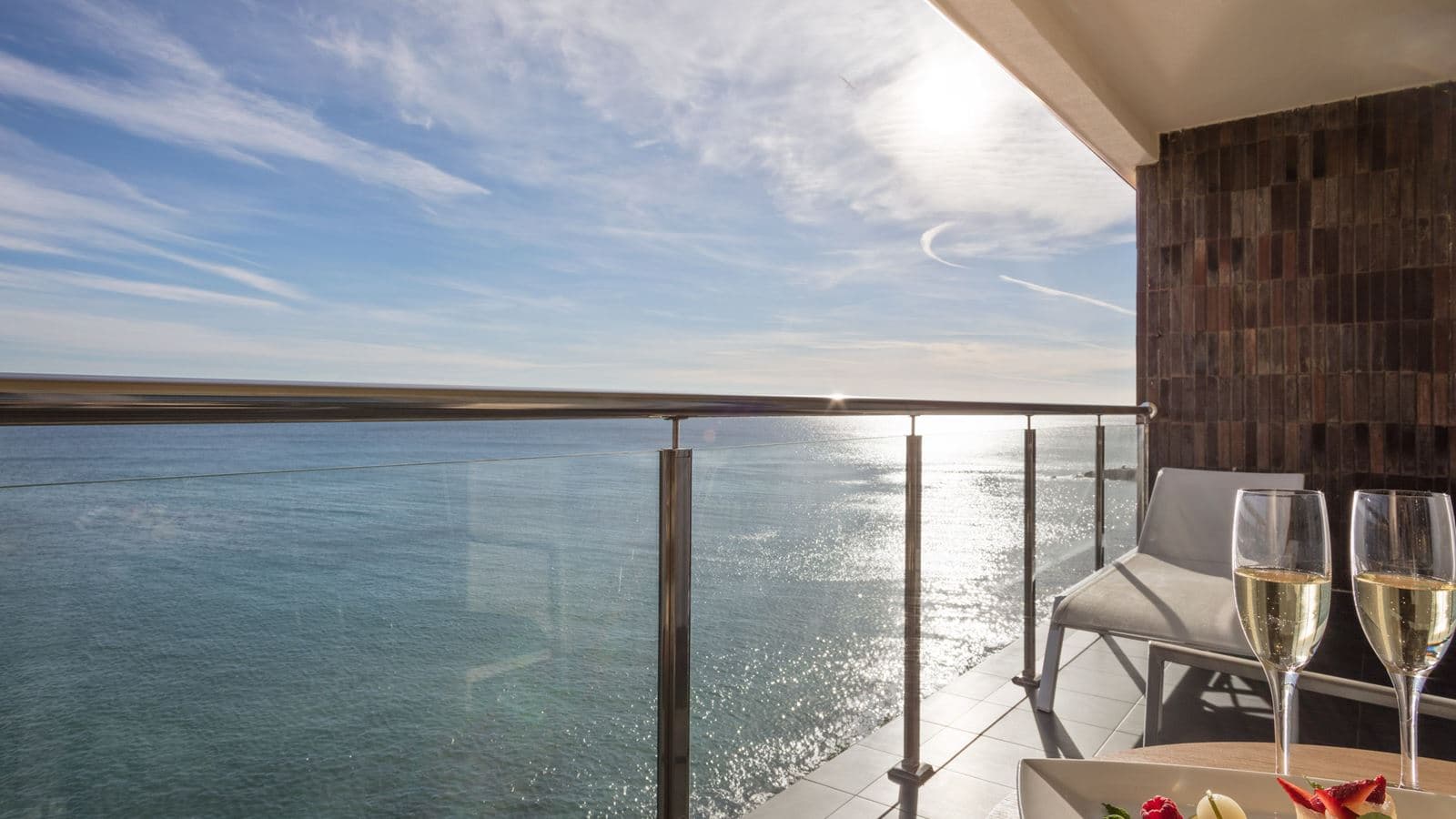 rooms-junior-suite-the-level-room