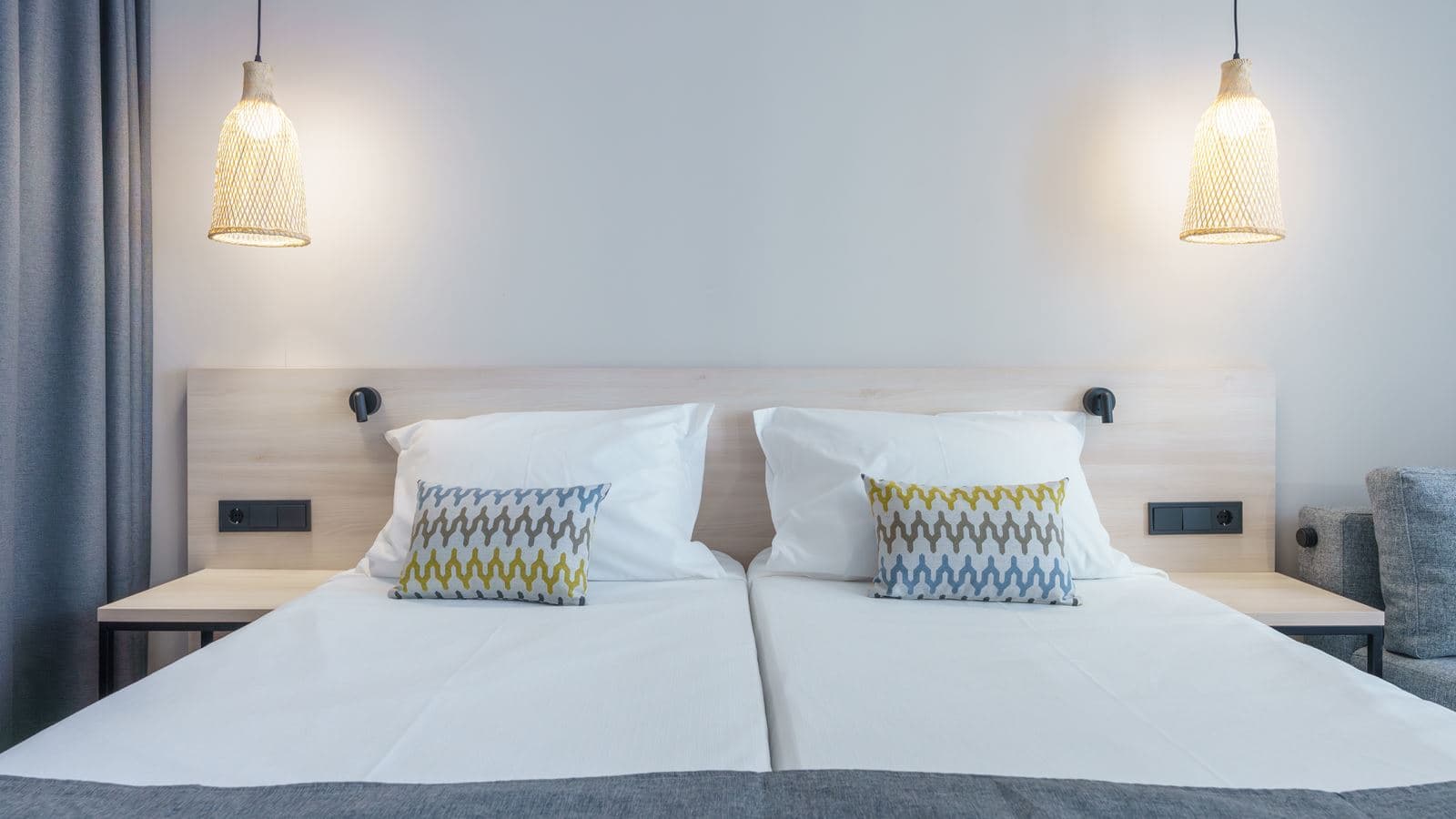 rooms-confort-room-balcony-or-terrace