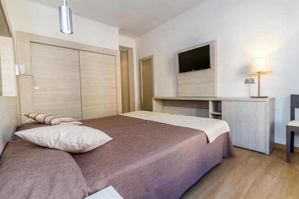 rooms-double-standard-room-balcony-or-terrace